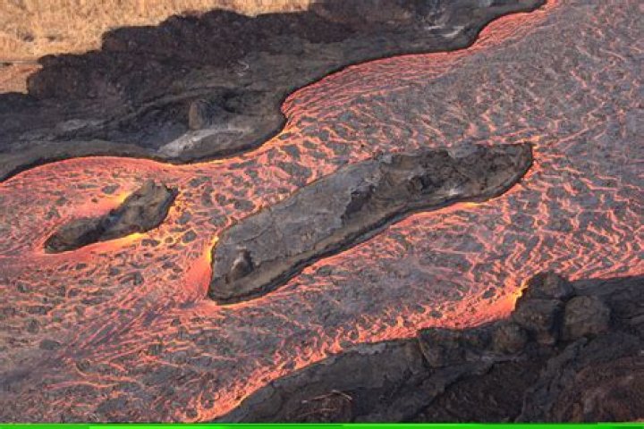 What is a lava flow with a surface of rough?