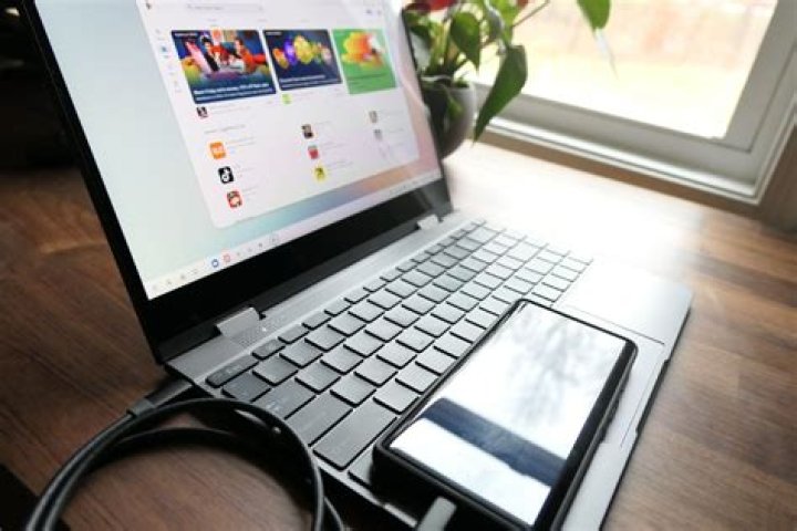 What is a Motorola Lapdock?