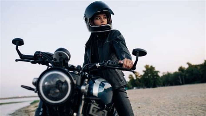 What is difference between biker and rider?