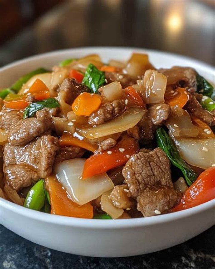 What is in chop suey Chinese food?