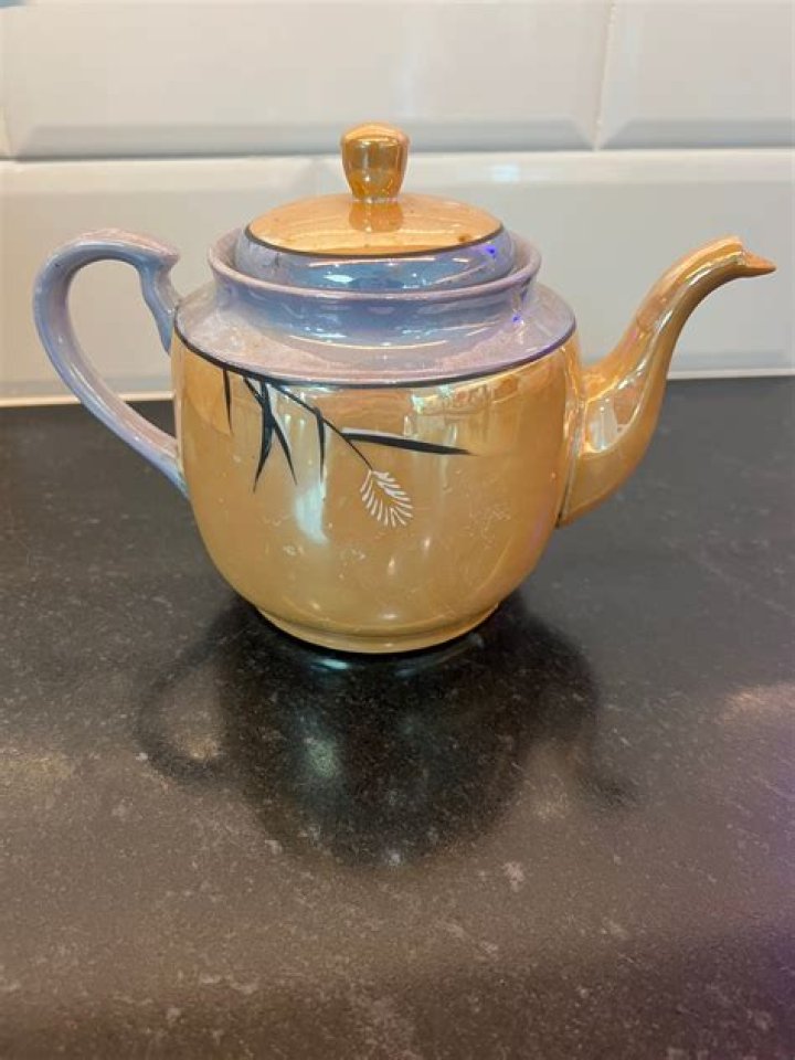 What is Japanese Lustreware?