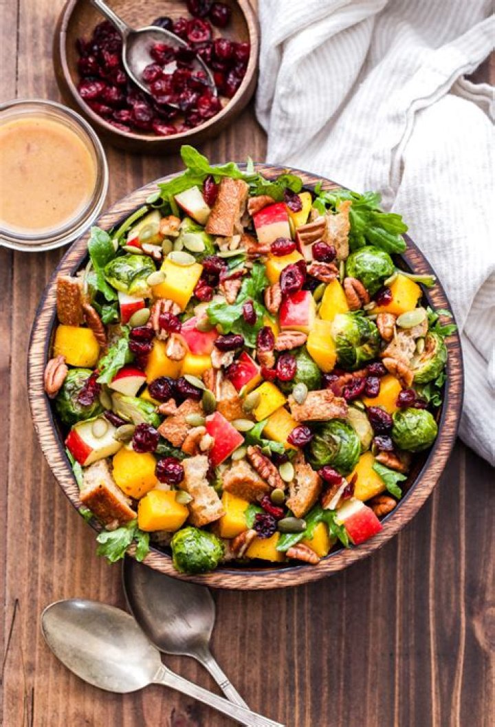 What is panzanella made of?