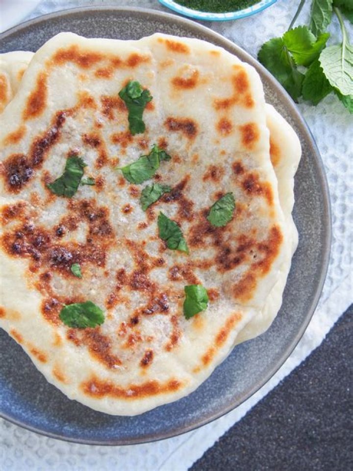 What is peshwari made of?