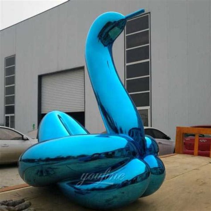 What is Swan replica made of?