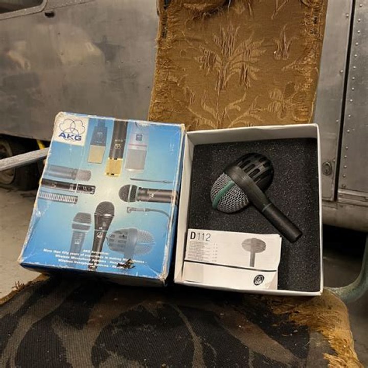 What is the AKG D112 mic used for?