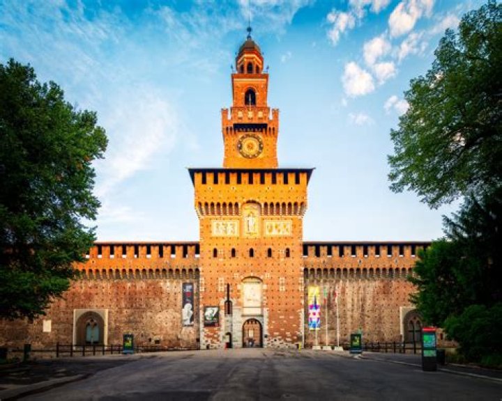 What is the Castello Sforzesco famous for?