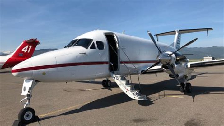 What is the category of a Beech 1900?