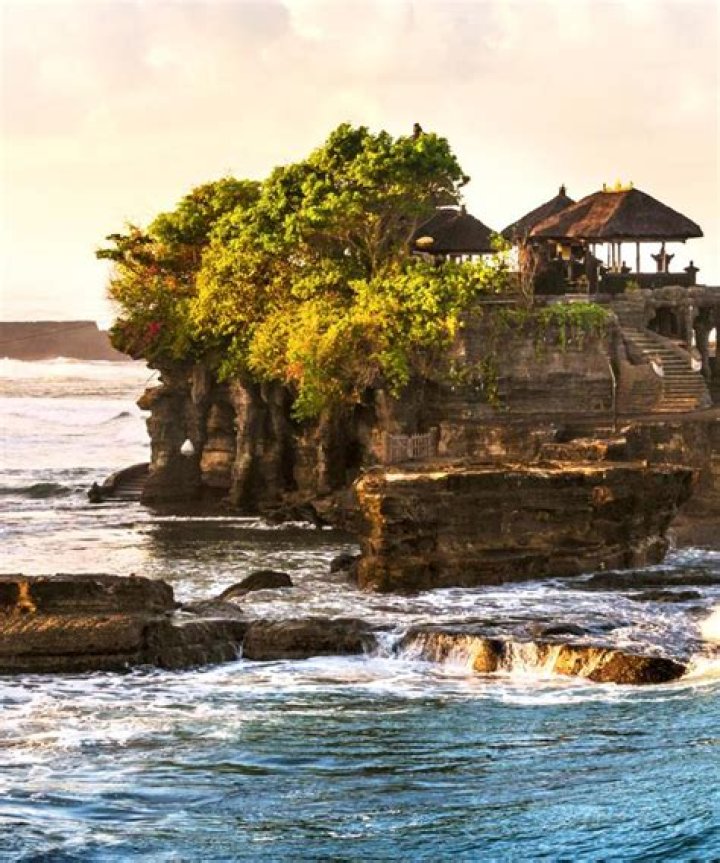 What is the cheapest month to fly to Bali?