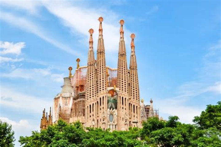 What is the coldest month in Barcelona Spain?