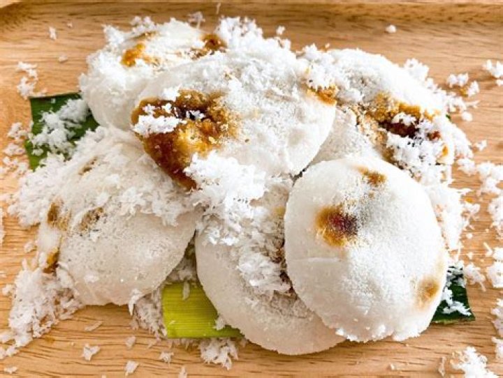 What is the difference between putu piring and Tutu KUEH?