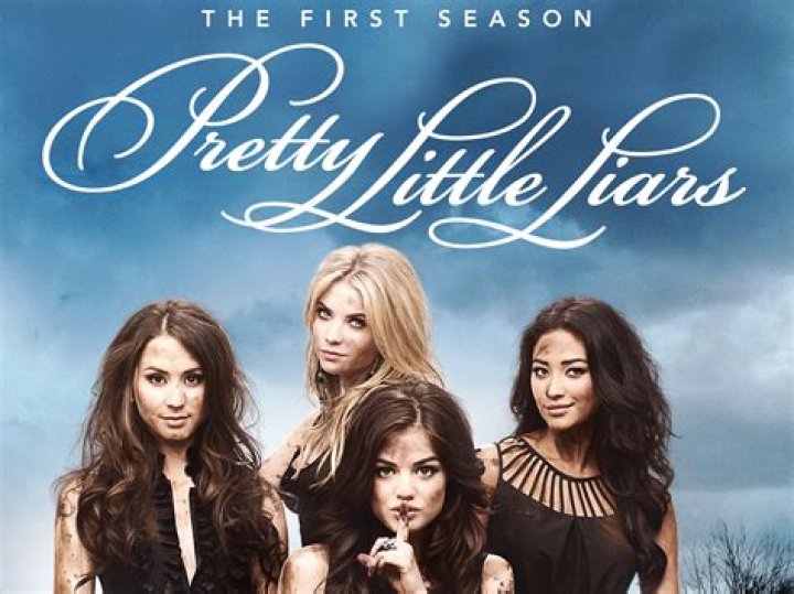 What is the French song in Pretty Little Liars?
