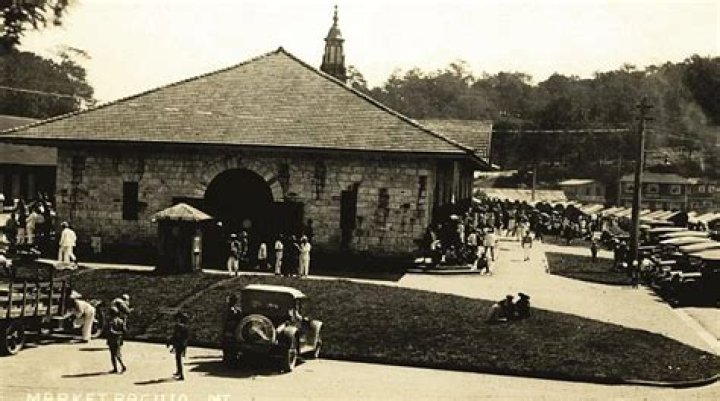 What is the history of Baguio?