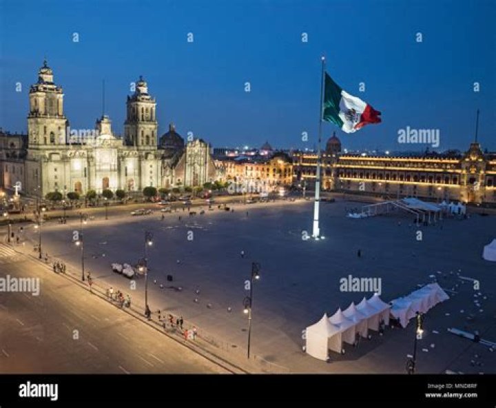 What is the main plaza in Mexico City?
