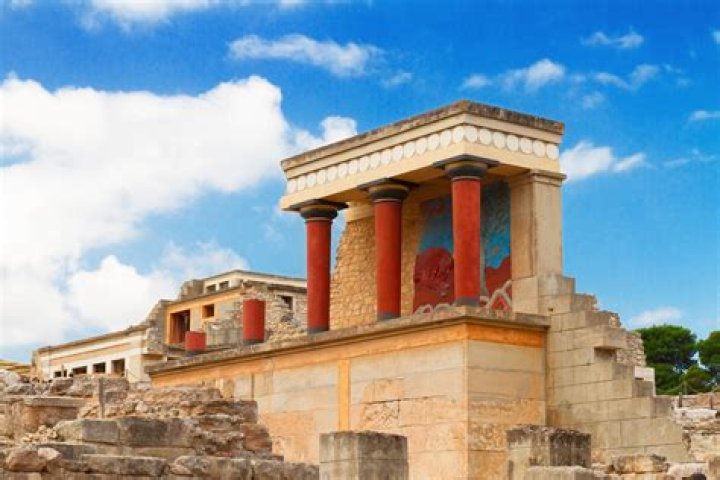 What is the Minoan civilization known for?