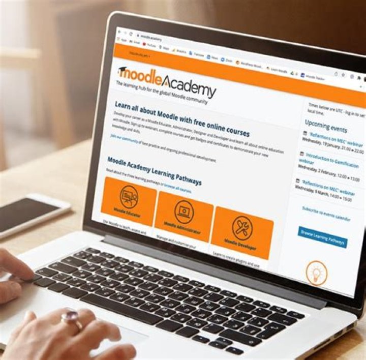 What is the Moodle learning platform?