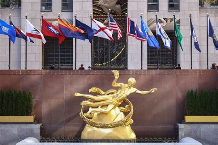 What is the name of the sculpture in New York?