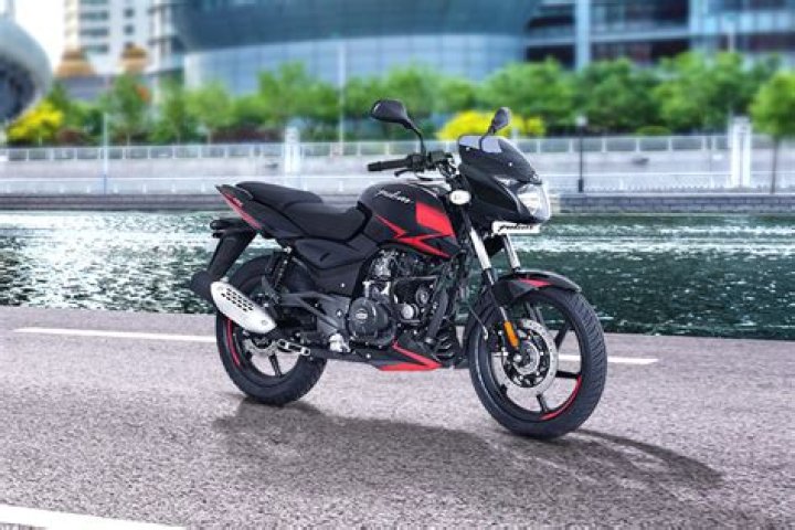 What is the price of Pulsar 180 in India?