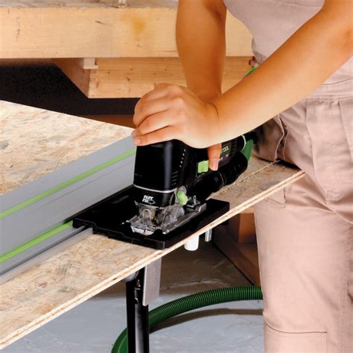 What is the proper blade for countertop cutouts?