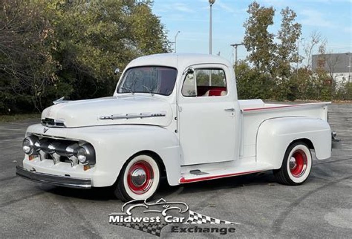 What kind of engine does a 1951 Ford F-1 have?