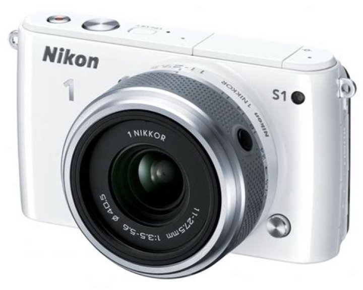 What kind of sensor does the Nikon 1 S1 have?