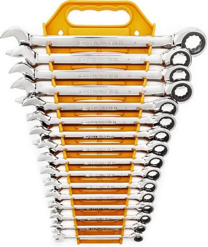 What kind of tools does GearWrench offer?
