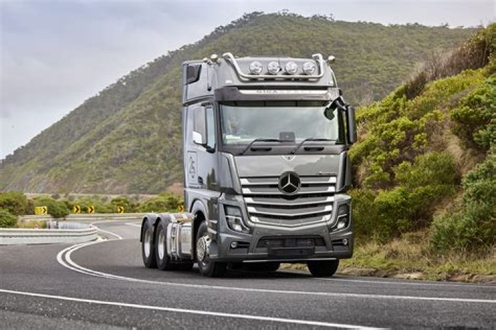 What makes the Mercedes-Benz Actros so special?