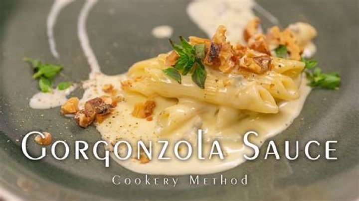 What meat goes well with Gorgonzola?