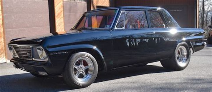 What motor is in a Studebaker Lark?