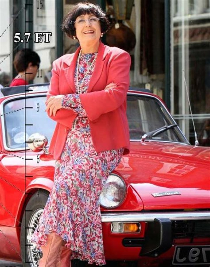 What nationality is Anita Manning?
