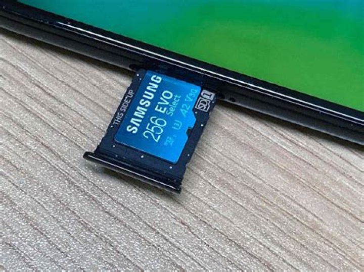 What SD card is compatible with Samsung?