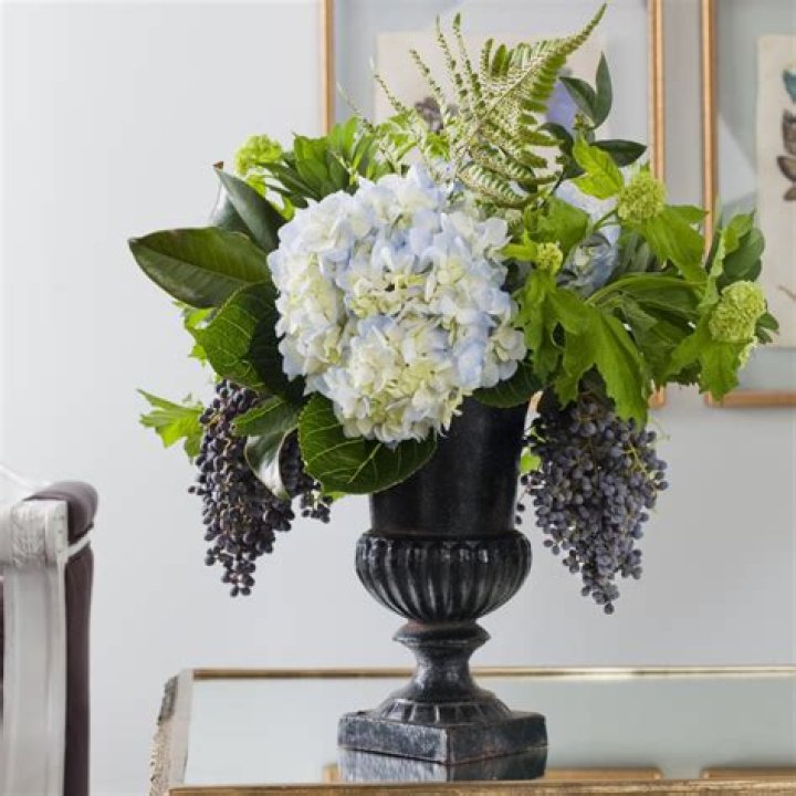 What to put with hydrangeas in an arrangement?