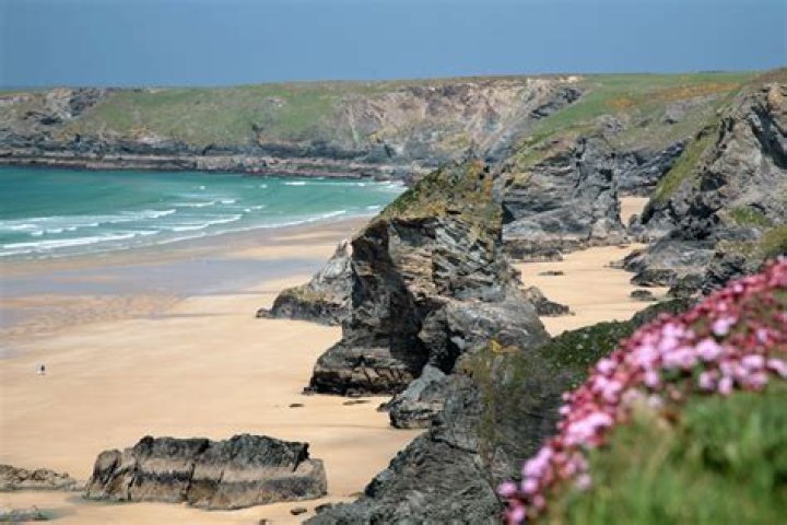 What type of coastline is bedruthan steps?