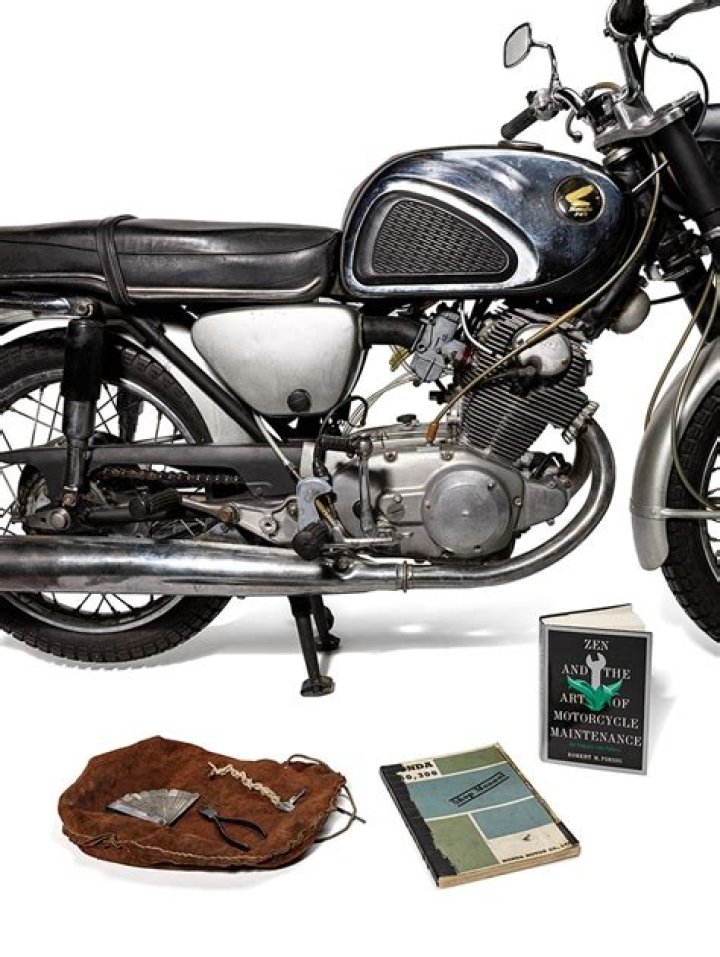 What type of motorcycle did Robert Pirsig ride?