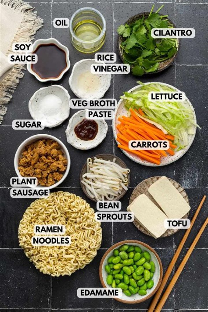 What veggies go in ramen noodles?
