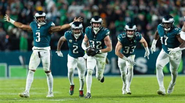 What was the score between the Panthers and the Eagles today?