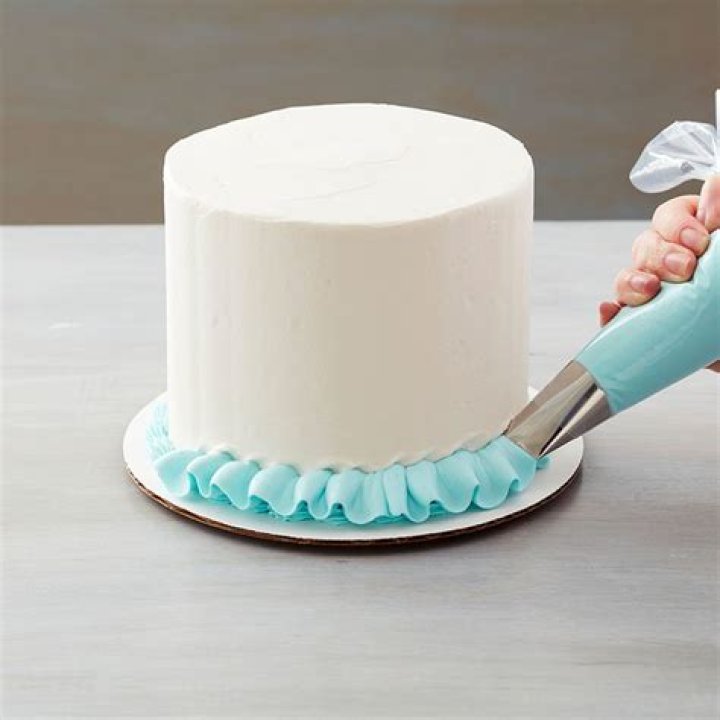 What Wilton tip makes ruffles?