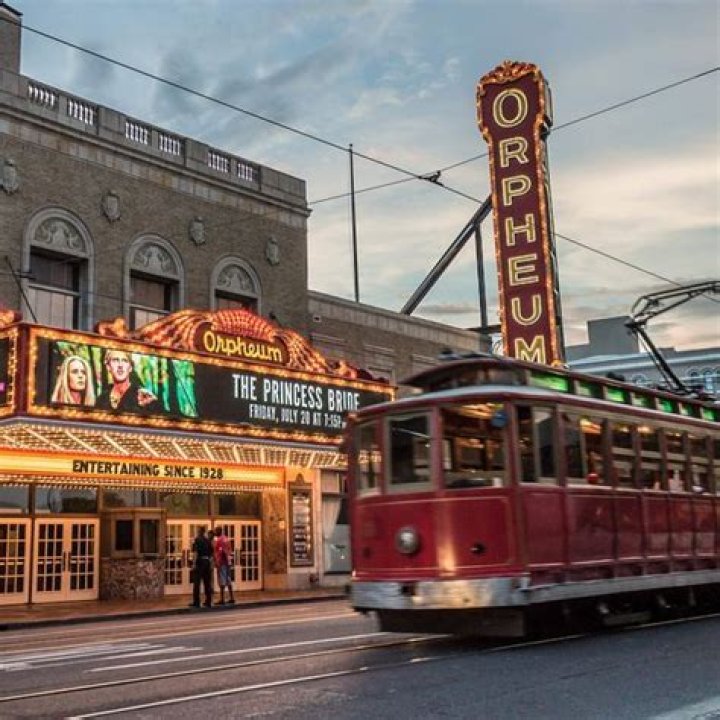 Where can I spend a long weekend in Wisconsin?