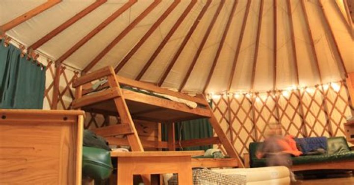 Where can I stay in a yurt in Oregon?