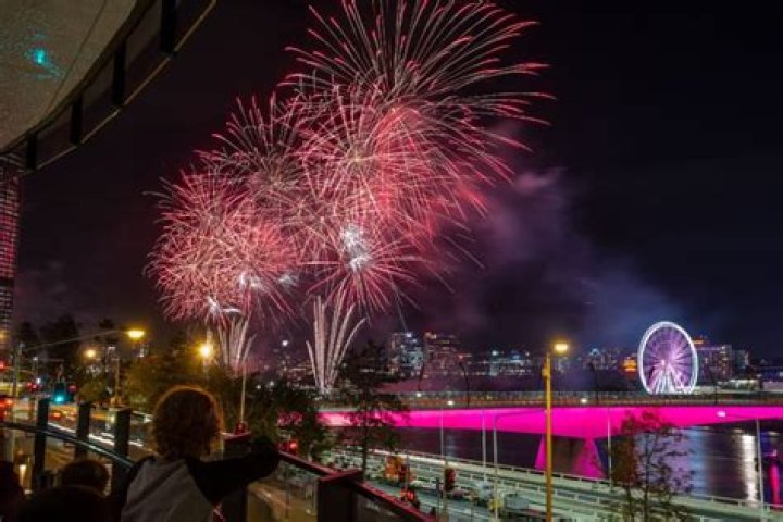 Where can I watch New Years Eve fireworks in Brisbane?