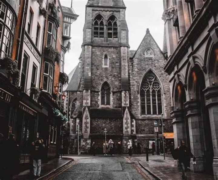 Where did Bram Stoker work in Dublin?