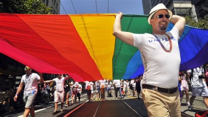 Where do gays hang out in Orlando?