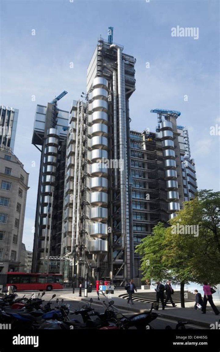 Where is the Lloyds of London building?