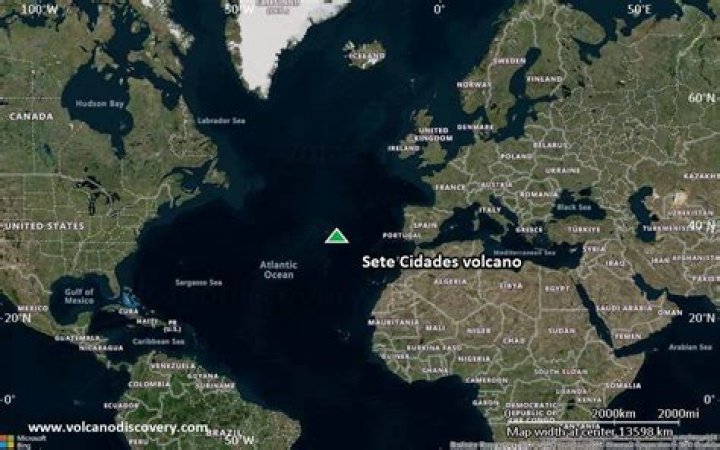 Where is the Sete Cidades volcano located?