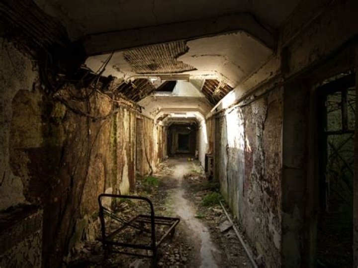 Where was Cane Hill mental Hospital?
