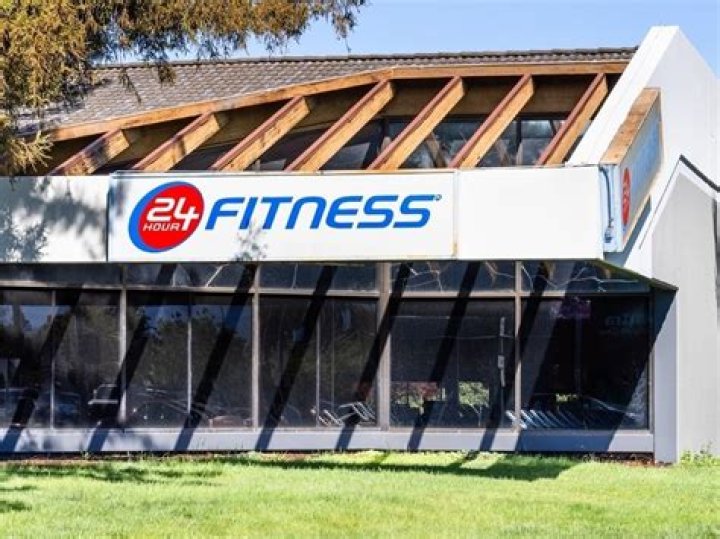 Which 24 Hour Fitness locations are closing in California?