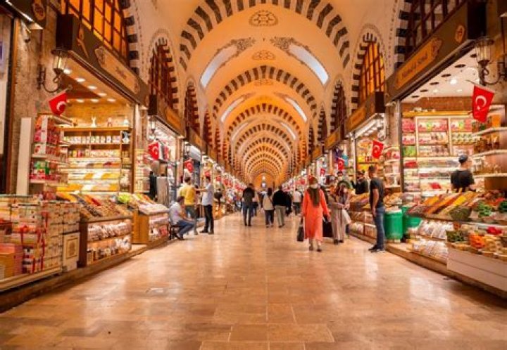 Which city is good for shopping in Turkey?