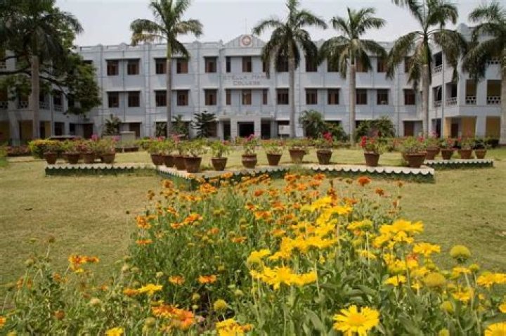 Which college is best for campus interview in Chennai?