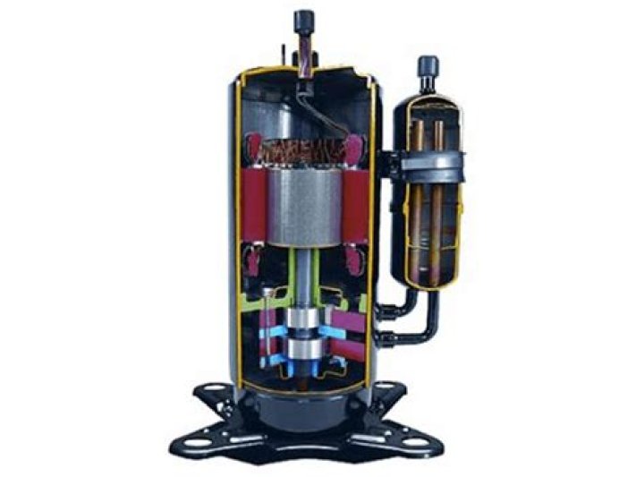 Which oil is used in AC compressor?