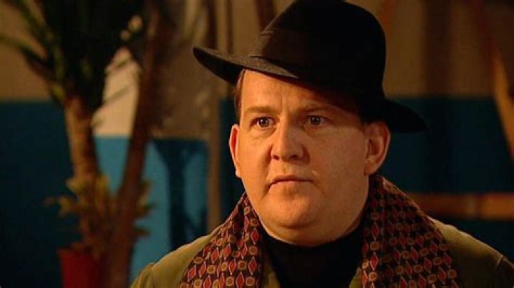 Who are the actors in Chewin the fat?
