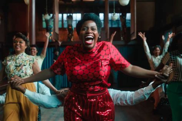 Who are the actors in the movie Velvet 2014?